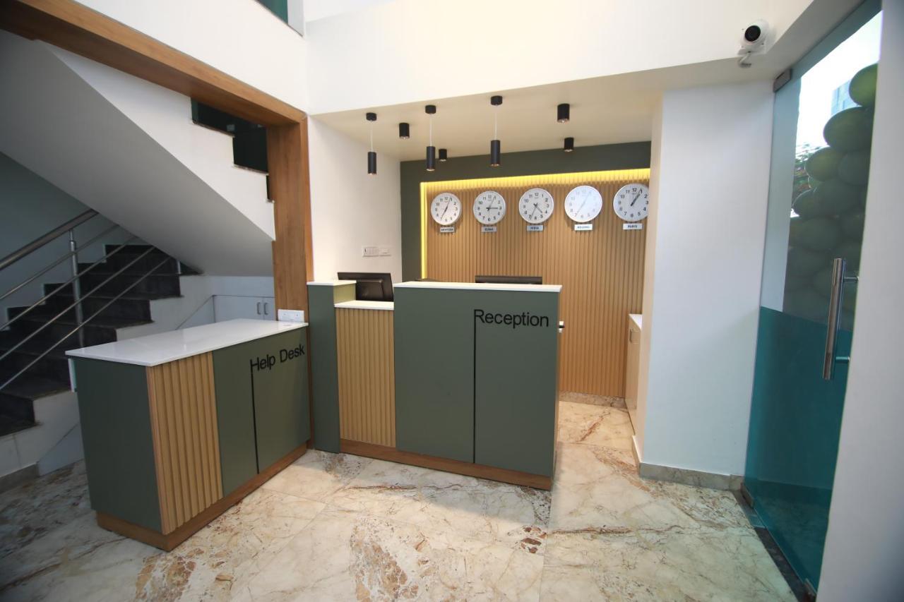 העיר בנגלור Hotel Royal Blooms מראה חיצוני תמונה